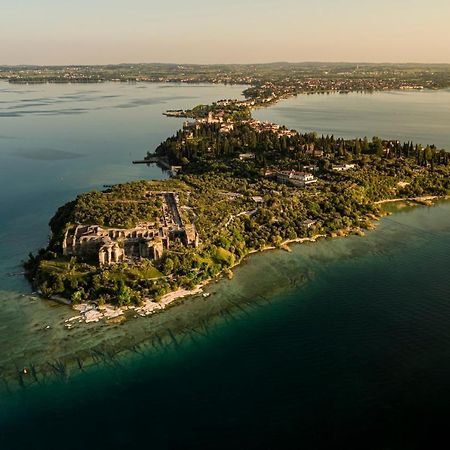 Lagoon سيرمِيوني المظهر الخارجي الصورة